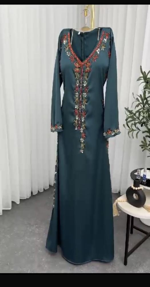 جلابيه راقيه بتفاصيل انيقه