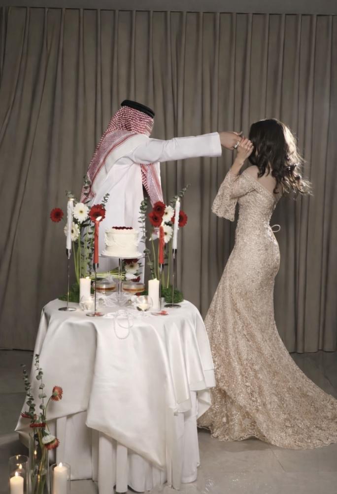 فستان ميسم سكري. خاص