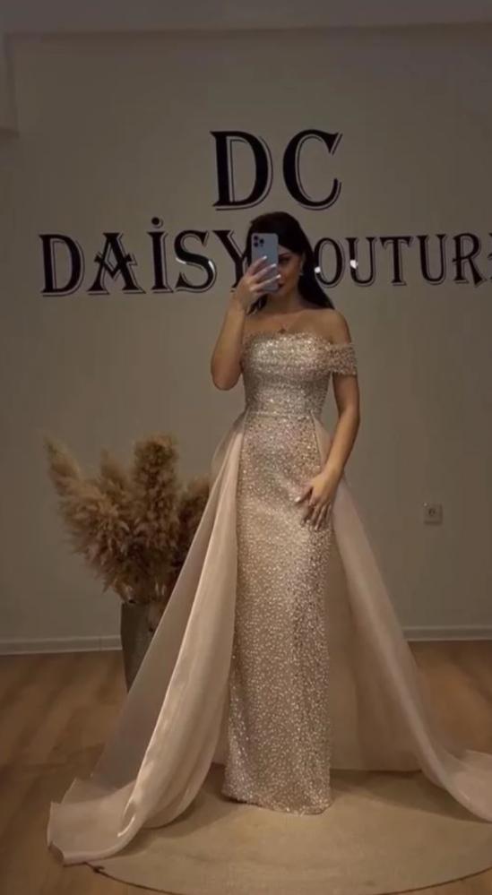 فستان لورينا ذهبي ترتر فخم
