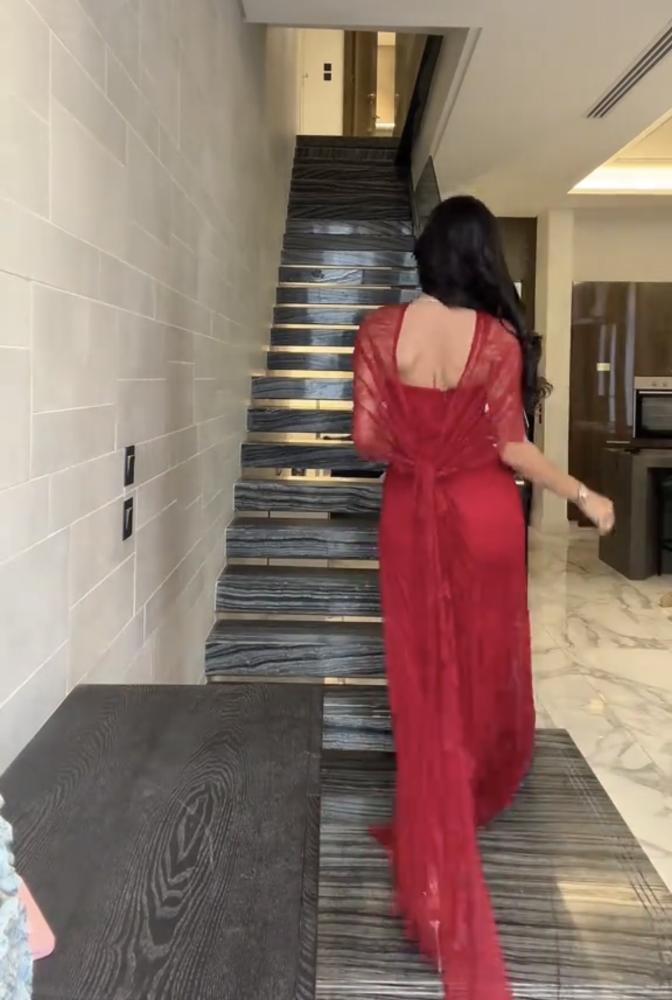 فستان  سهره  دانتيل احمر