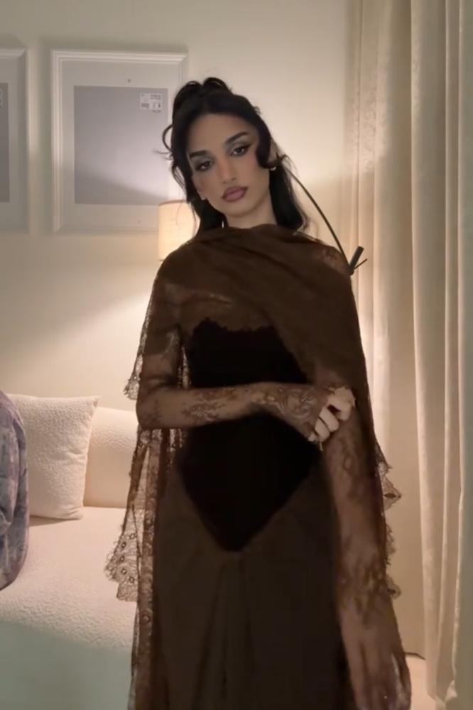 فستان سهره مخمل ودانتيل بني