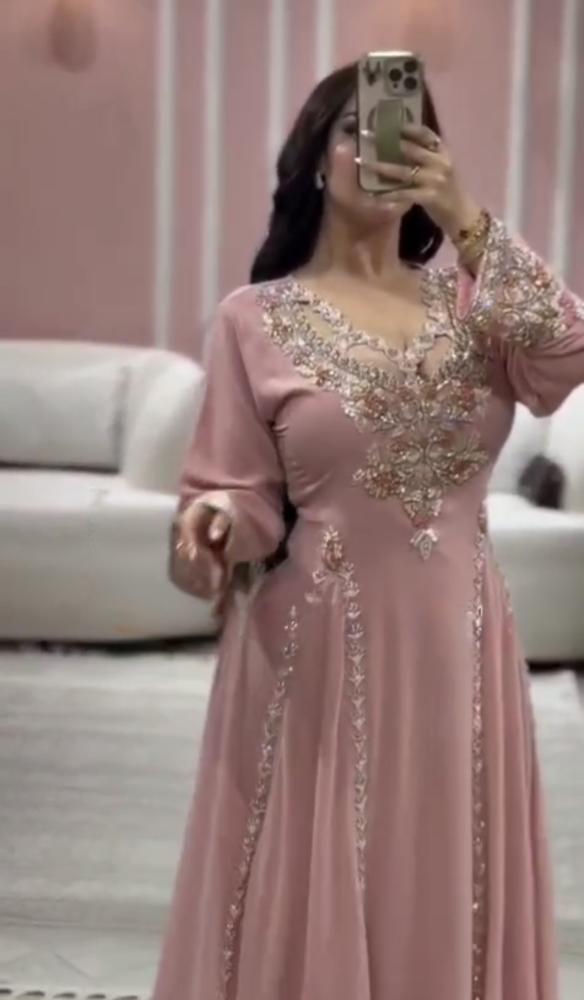 فستان سهره فخم وردي & بيج & بني