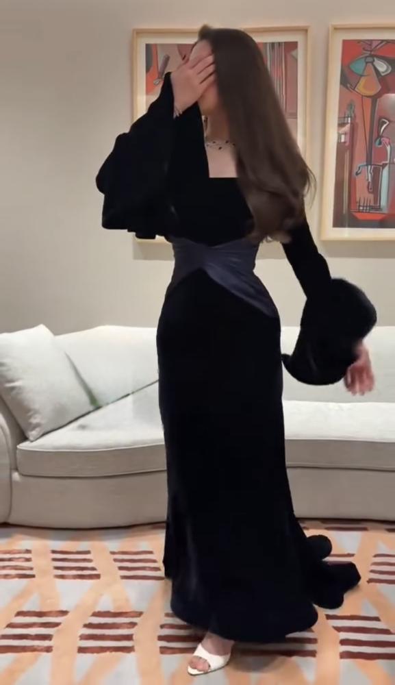 فستان مخمل كحلي