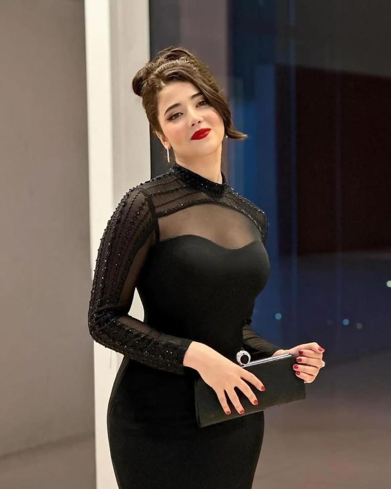 فستان فخم اسود طويل