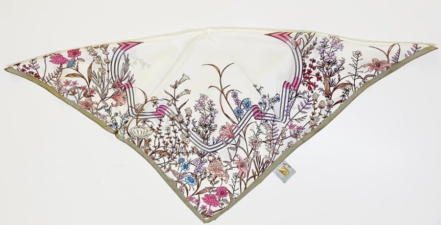 بندانه حرير التوت النقي 100٪ (65cm * 65cm)