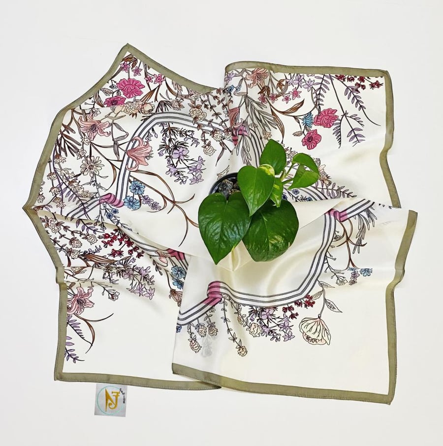 بندانه حرير التوت النقي 100٪ (65cm * 65cm)