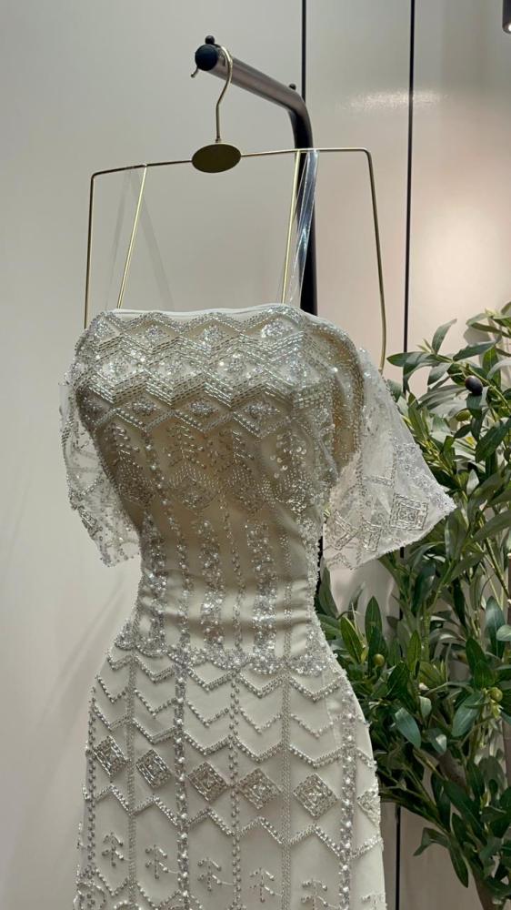 Elegant long evening dress, high-quality fabric