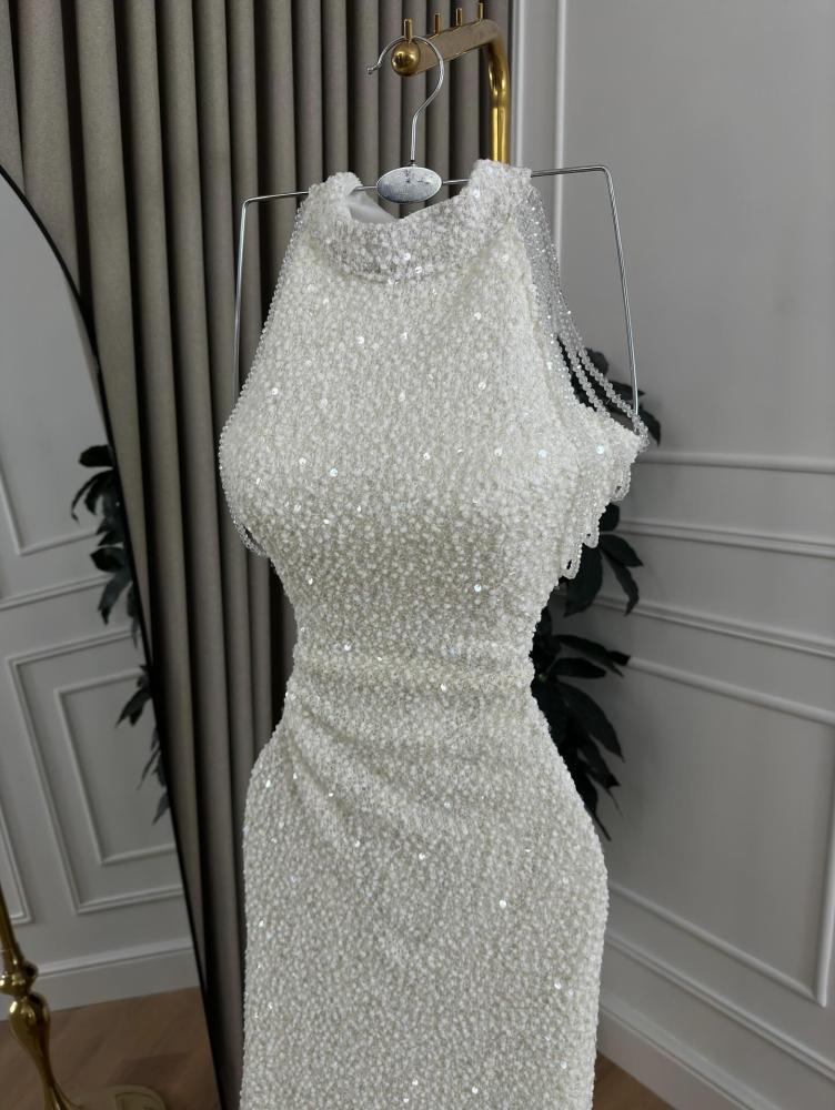 Elegant evening dress, stylish color, sequin fabric