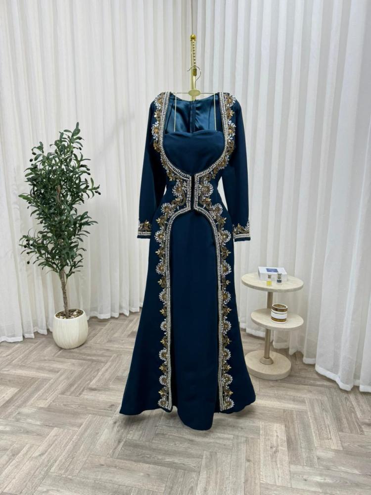 جلابيه انيقه خامه كريب استرتش عل تطريز يدوي راقي