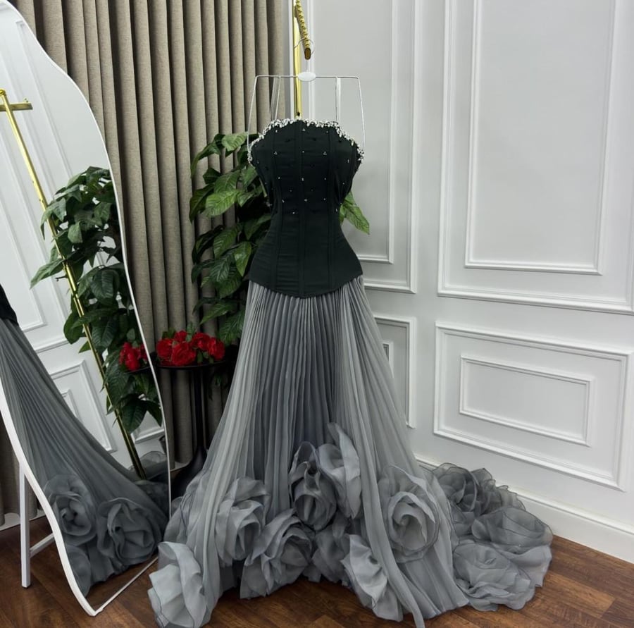 Evening dress, elegant color, sophisticated, evening fabric, elegant evening