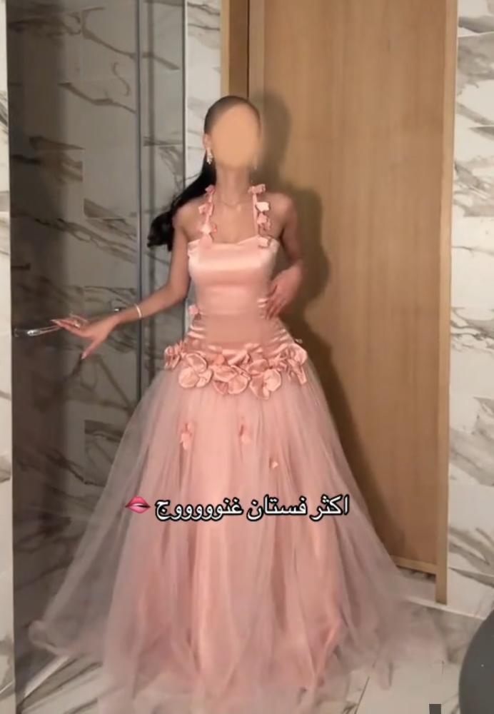 فستان  سهره راقي لون انيق  خامه تفته +تل عل ورد