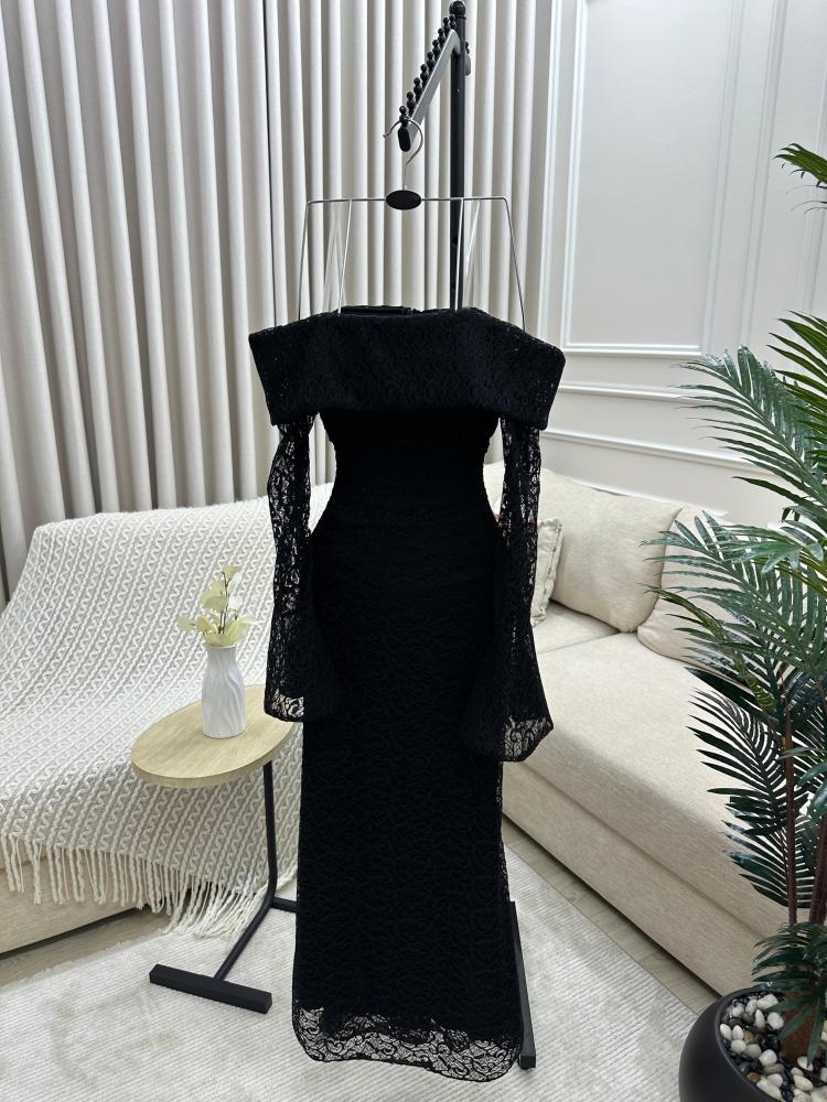 Our new arrival, an elegant evening dress, Barbie fabric with lace.