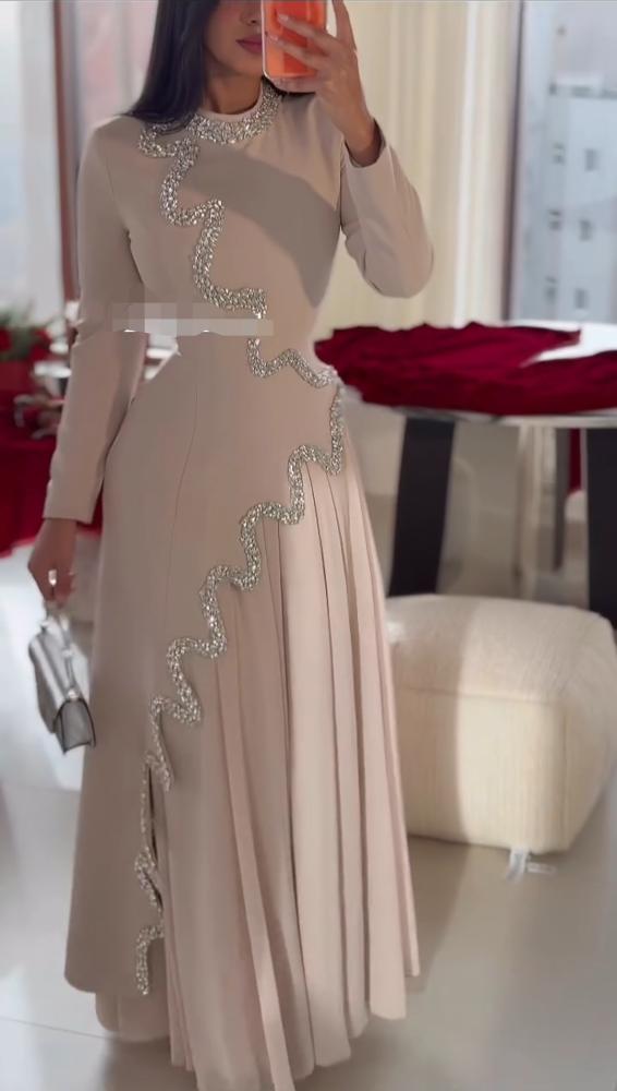 Elegant dress, attractive color, crepe stretch fabric + chiffon, pleats