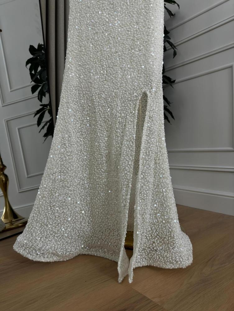 Elegant evening dress, stylish color, sequin fabric