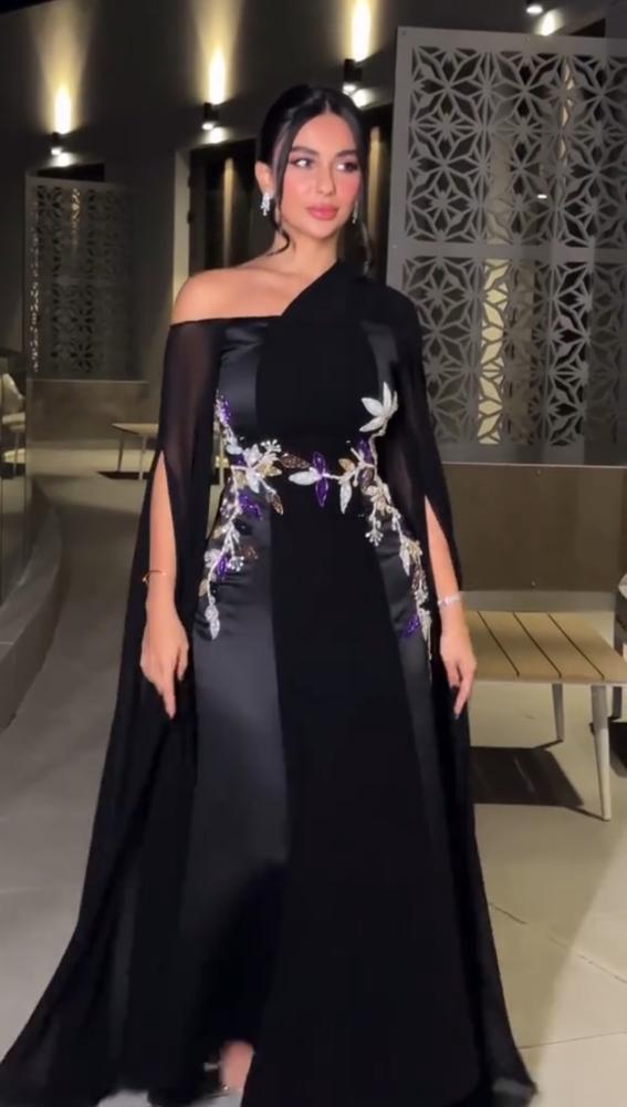 Evening dress black elegant color fabric type: crepe with crinkle with chiffon + hand embroidery