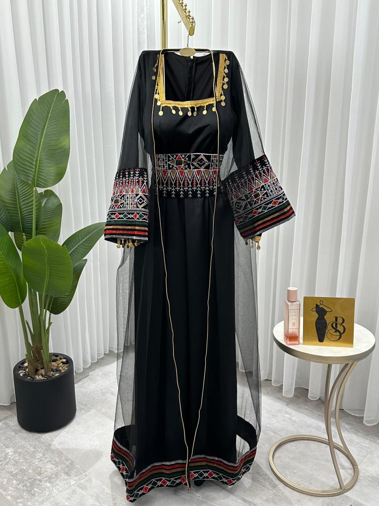 Thobe for Founding Day, elegant long thobe with a Bisht, fabric is Barbie, and the Bisht is chiffon + hand embroidery from the south