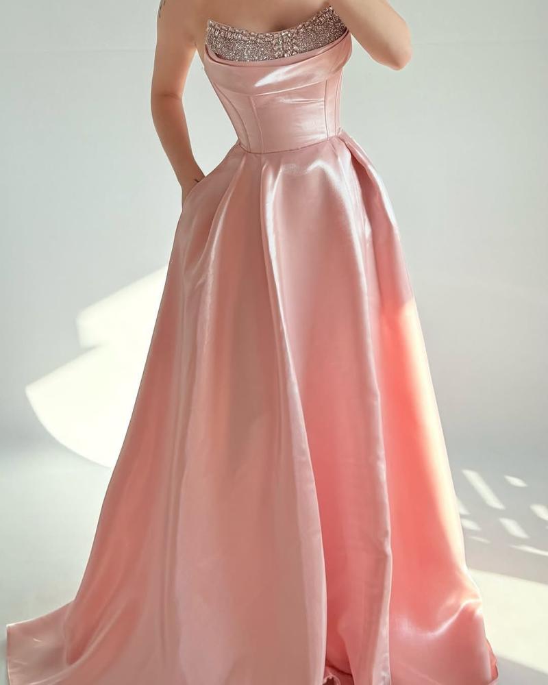 Elegant evening dress, pleated fabric on organza
