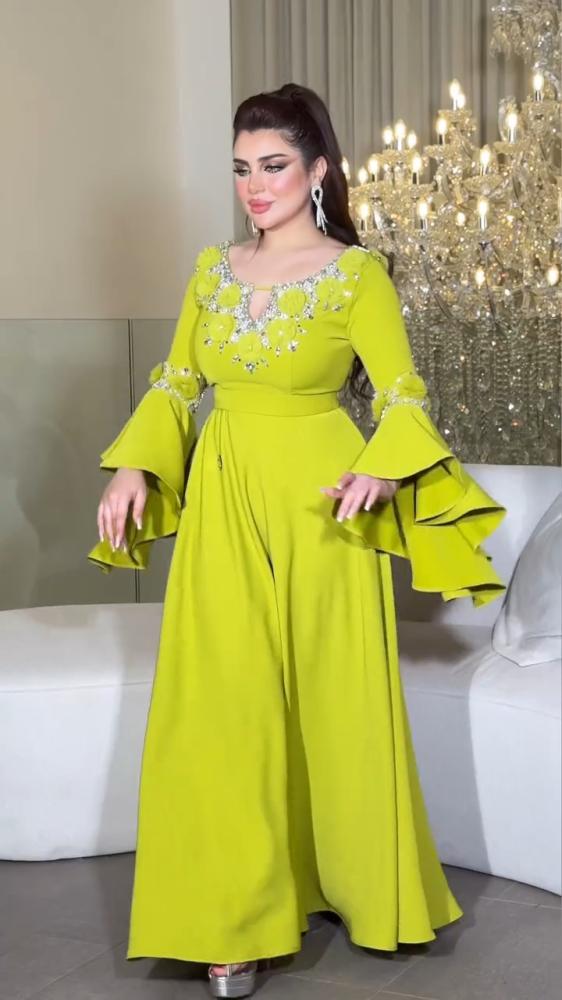 Elegant dress, crepe stretch fabric