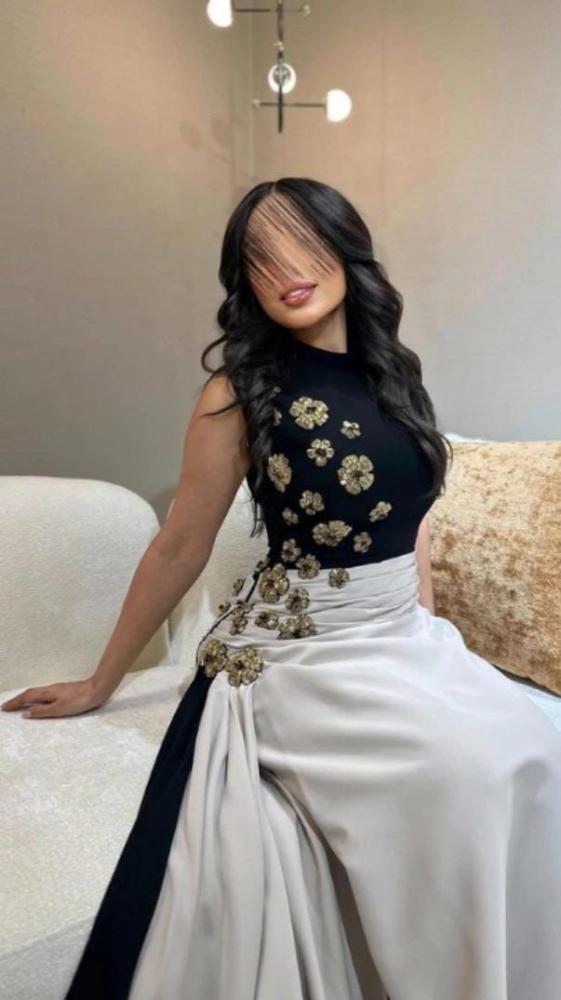 Evening dress black and white elegant fabric: crepe stretch embroidered