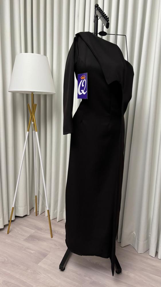 Elegant dress Queen first class new