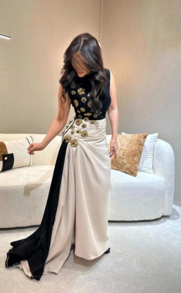 Evening dress black and white elegant fabric: crepe stretch embroidered