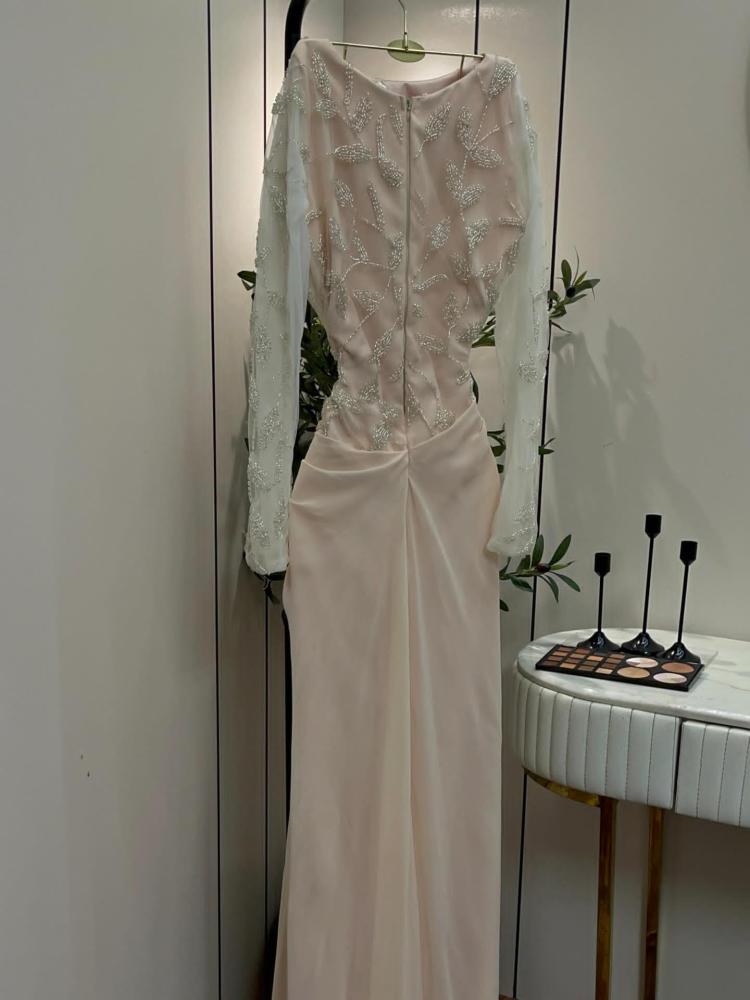 Elegant long evening dress, high-quality fabric