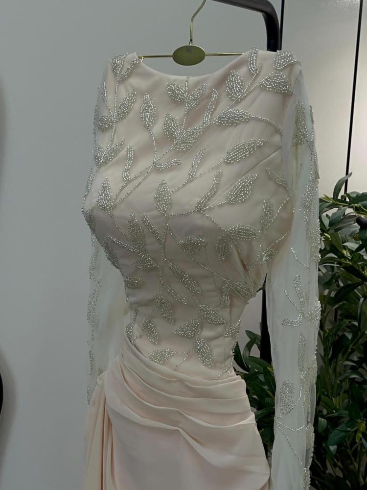 Elegant long evening dress, high-quality fabric