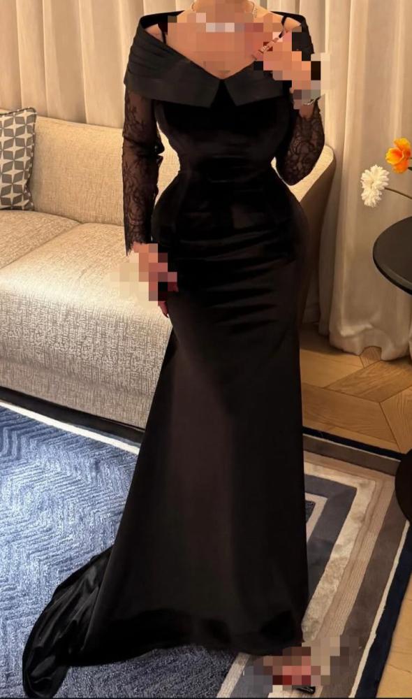 Winter evening dress, elegant color, velvet fabric