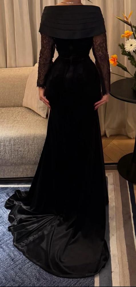 Winter evening dress, elegant color, velvet fabric