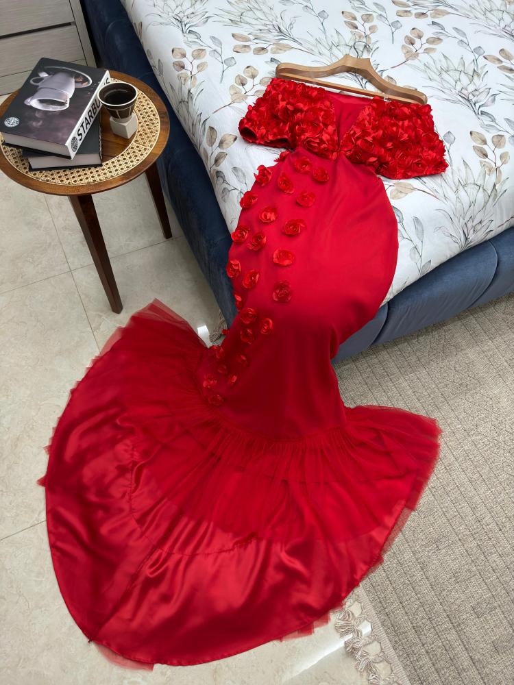 Long evening dress elegant material: crepe stretch + flower
