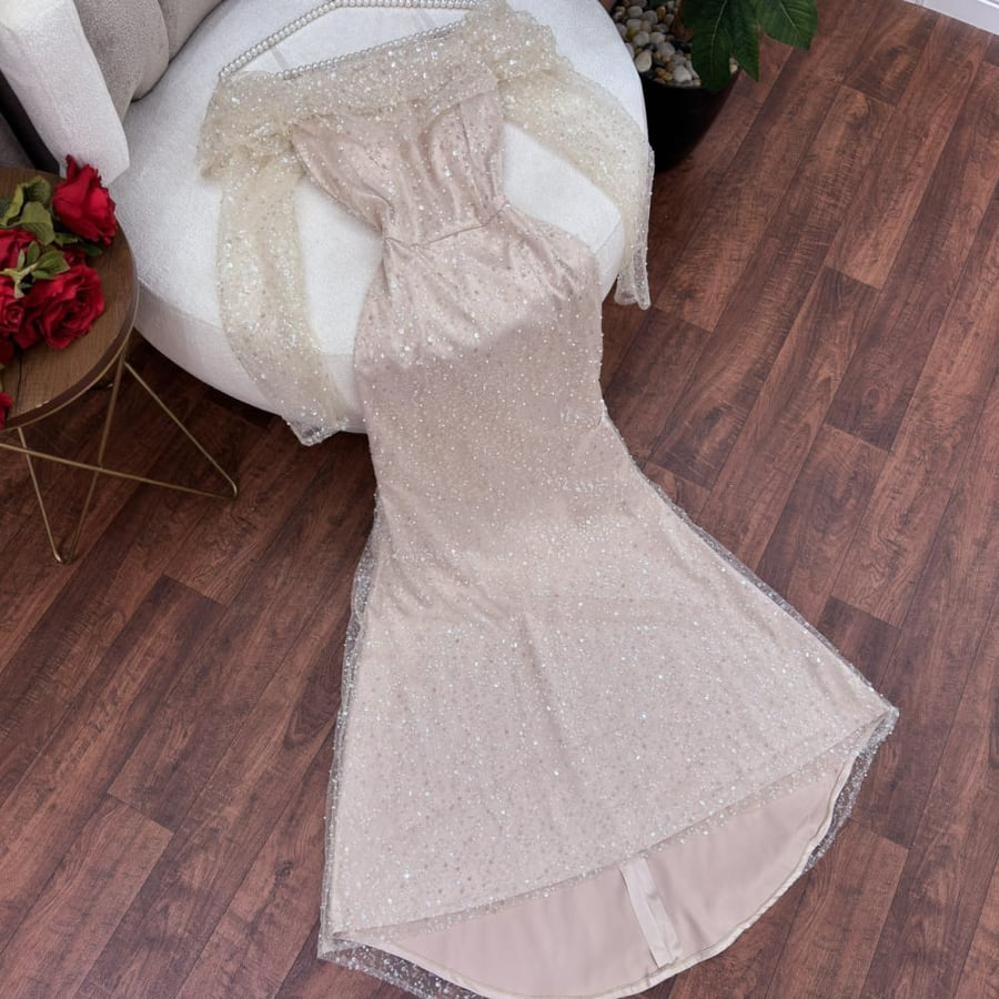 Elegant evening dress, crepe fabric