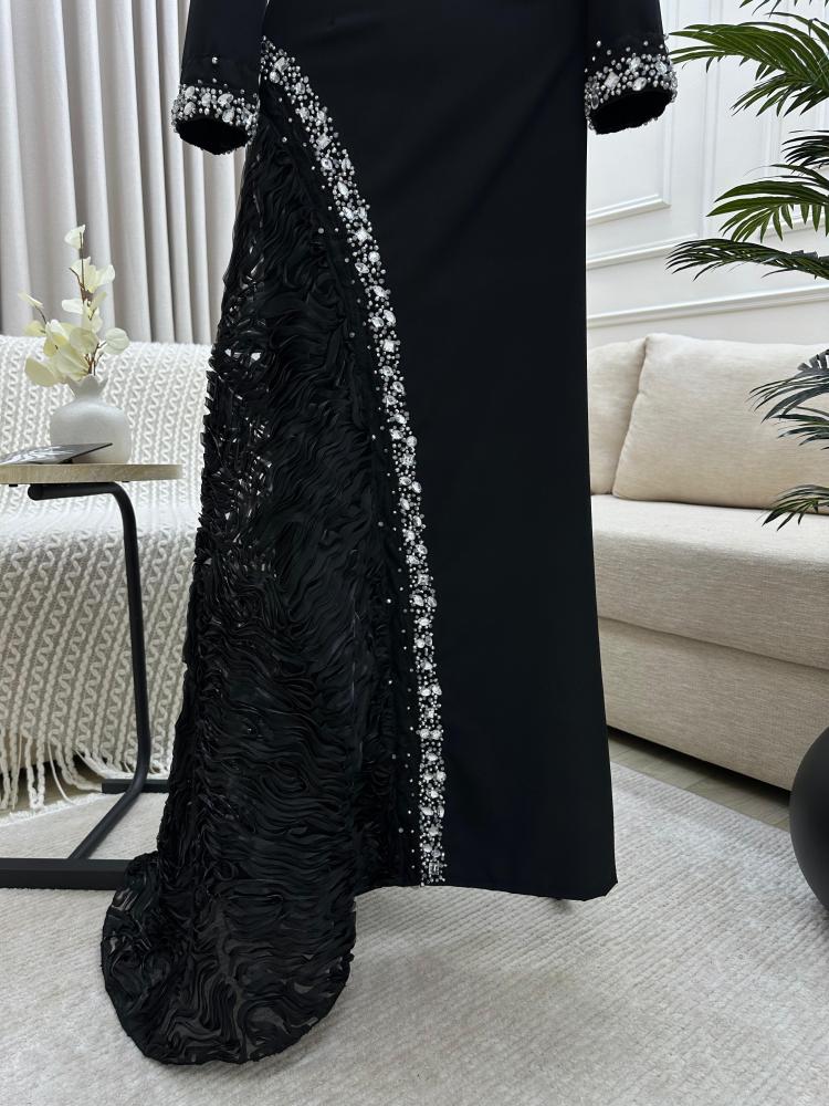 Elegant evening dress, crepe stretch fabric, with sophisticated hand embroidery