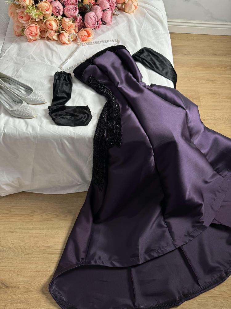 Elegant long evening dress, material: Mikado