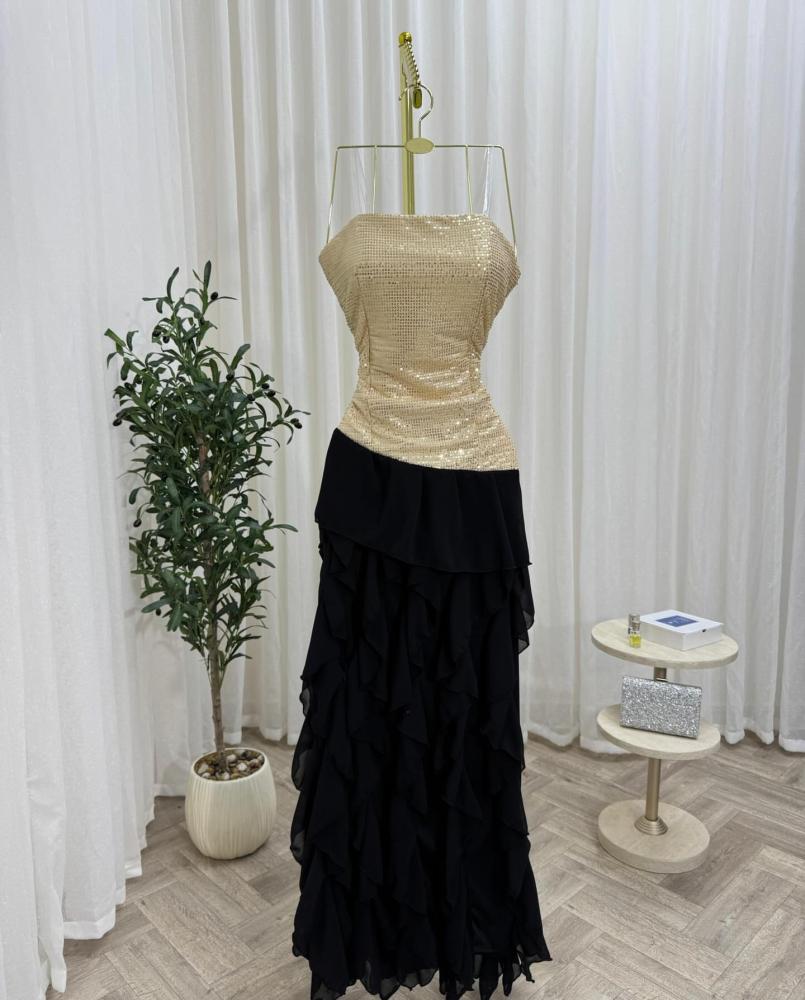 Winter dress for evening, elegant color, sequins on chiffon