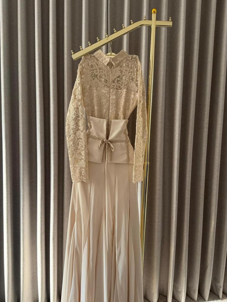 Evening dress elegant color fabric Barbie with lace