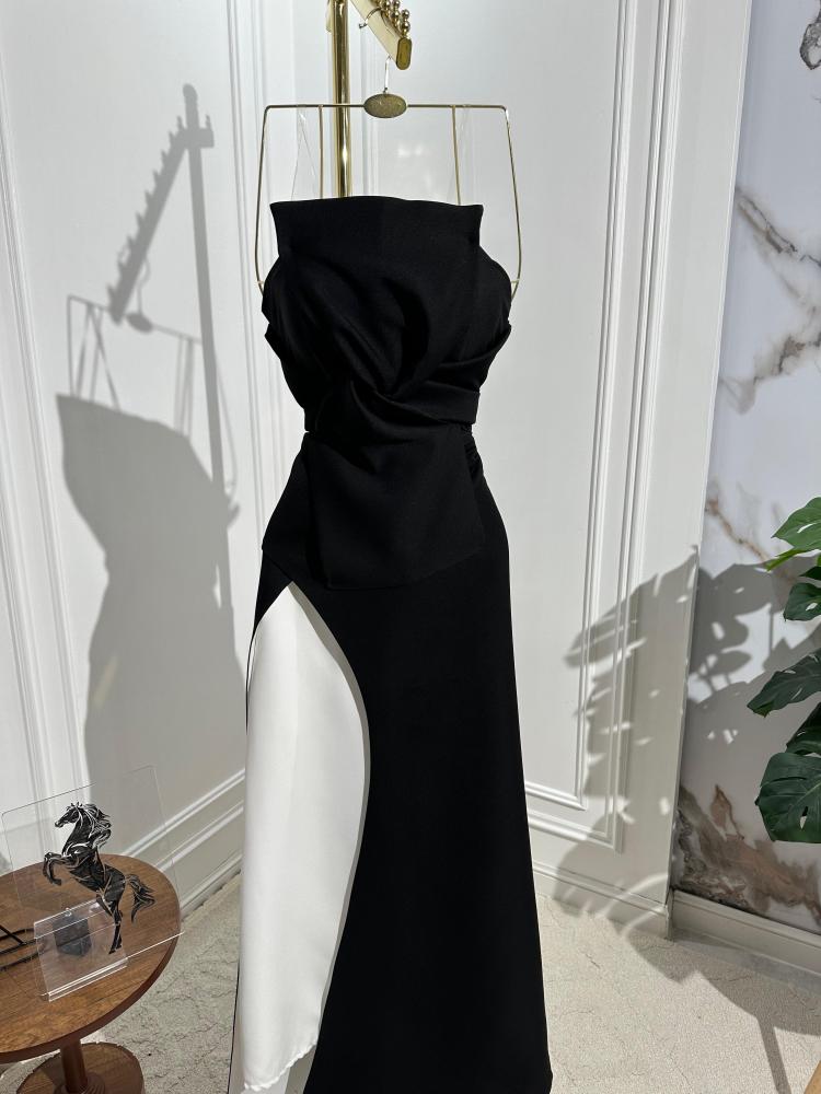 Long elegant evening dress Material: stretch crepe
