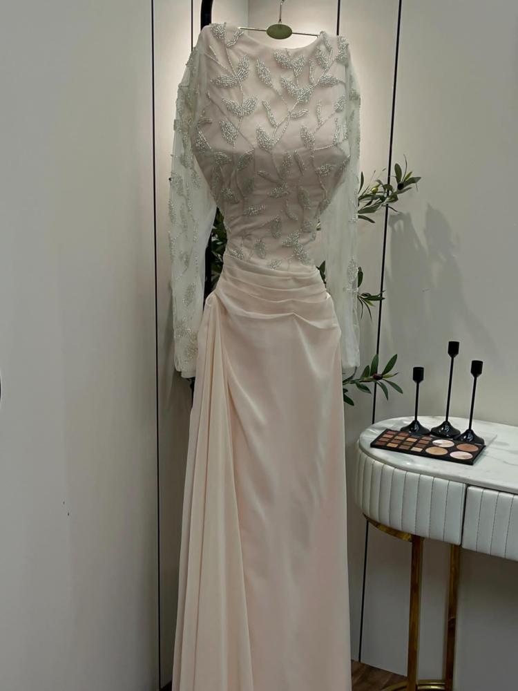 Elegant long evening dress, high-quality fabric