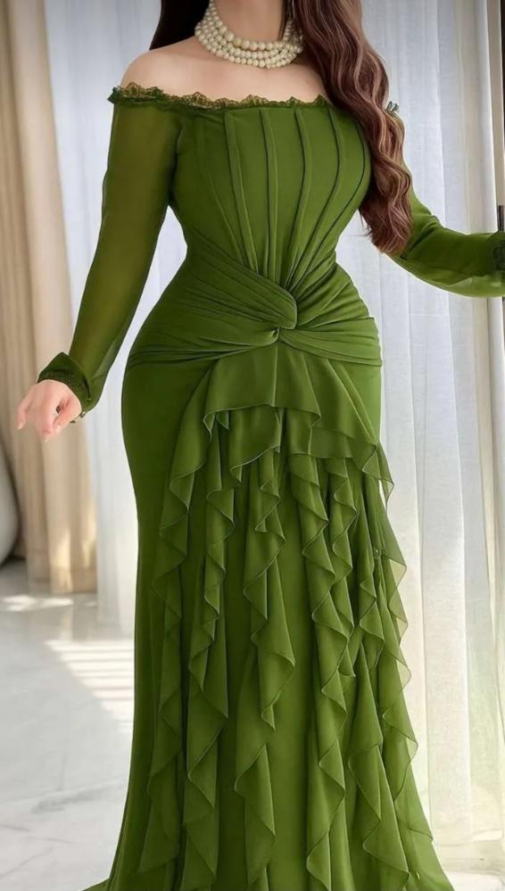 Elegant evening dress, long, made of georgette fabric