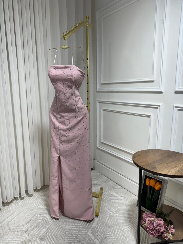 Elegant evening dress, crepe stretch fabric, with sophisticated hand embroidery