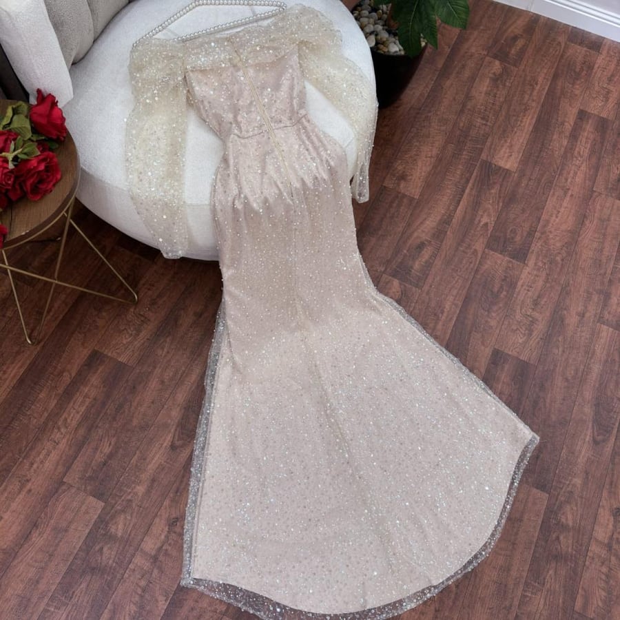 Elegant evening dress, crepe fabric