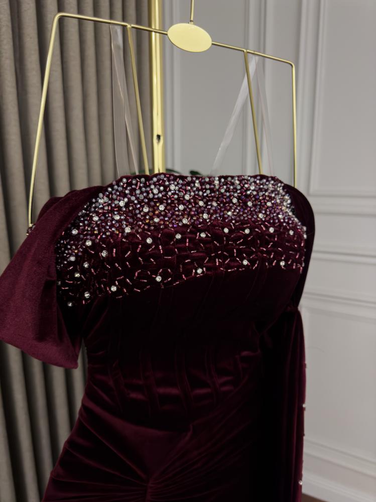 Winter evening dress, maroon color, material: elegant winter velvet + pearl on the chest