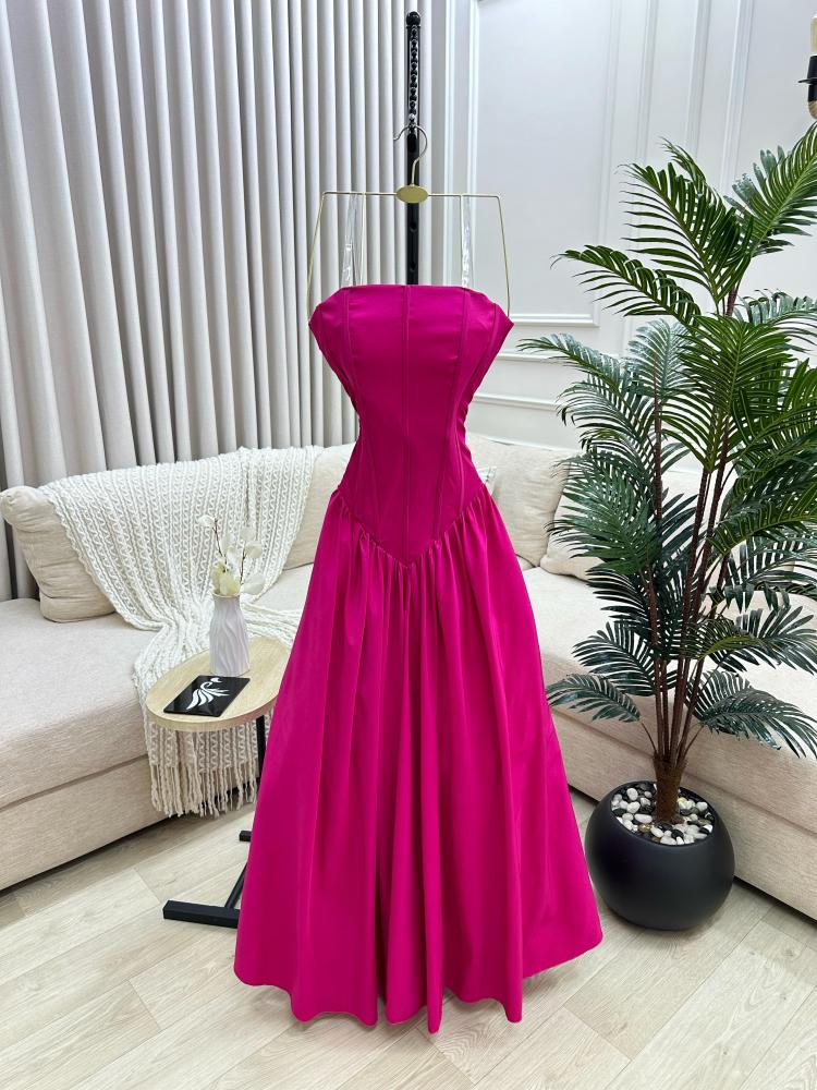 Evening dress, elegant and sophisticated color, fabric, taffeta, stretch