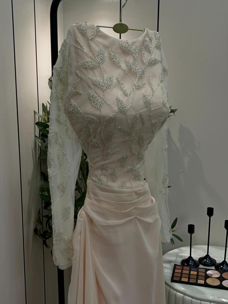 Elegant long evening dress, high-quality fabric