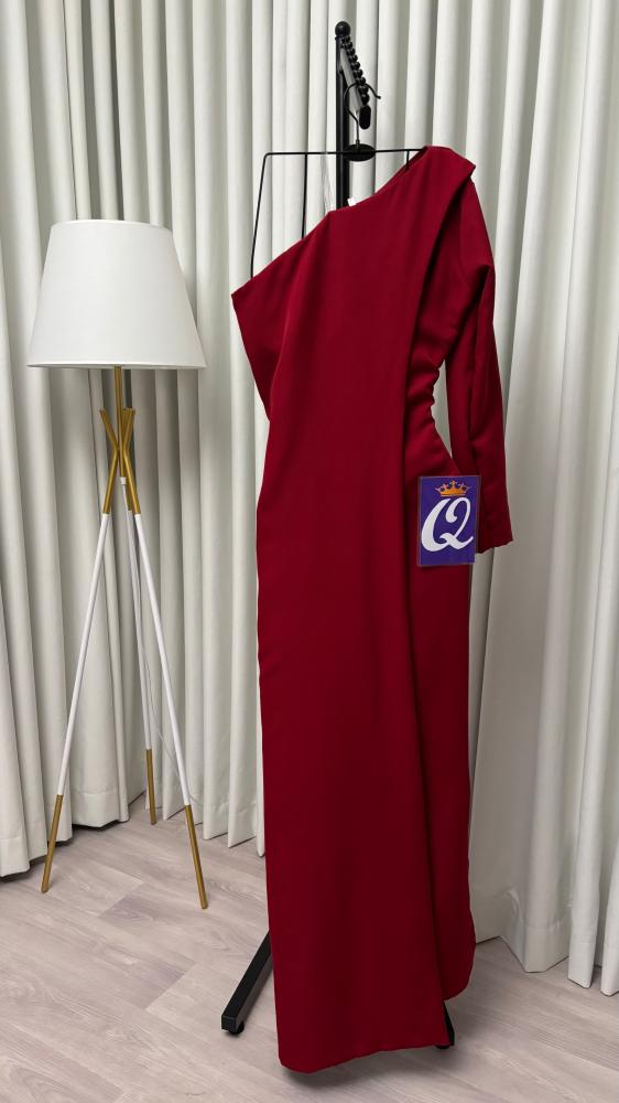 Elegant dress Queen first class new