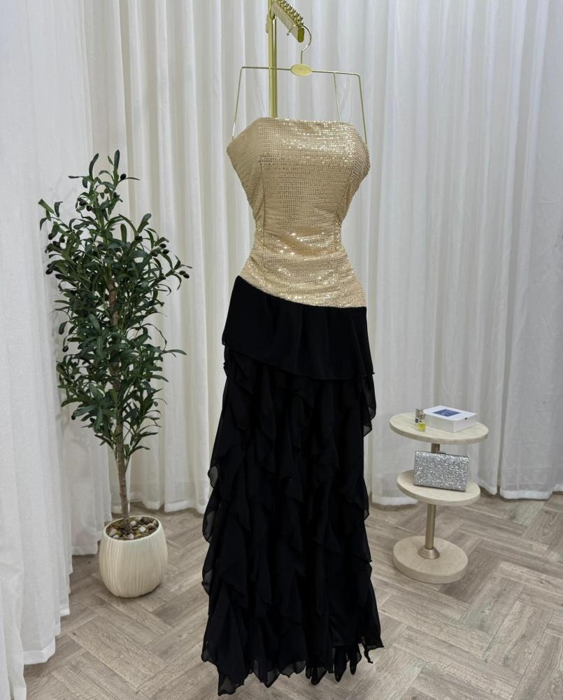 Winter dress for evening, elegant color, sequins on chiffon