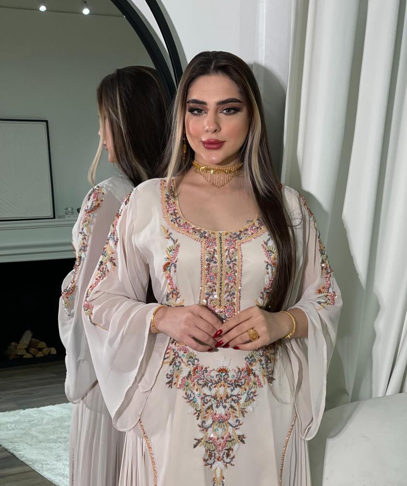 جلابيه طويله جلابيه مناسبات طويله ساتره خامه باربي عل شيفون +تطريز يدوي راقي
