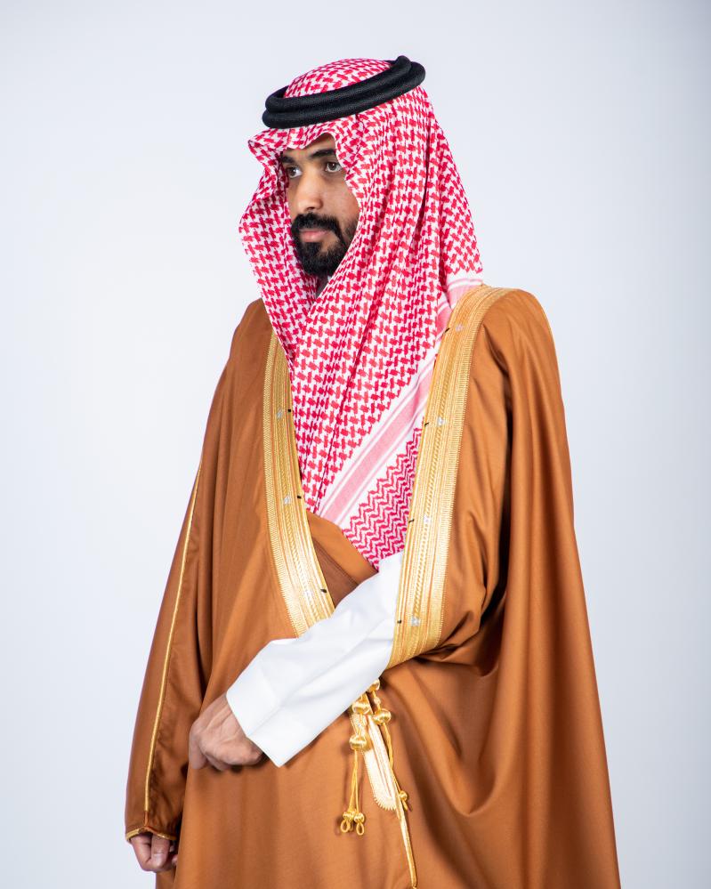 بشت ملكي ربيعي ونيشن اشقر