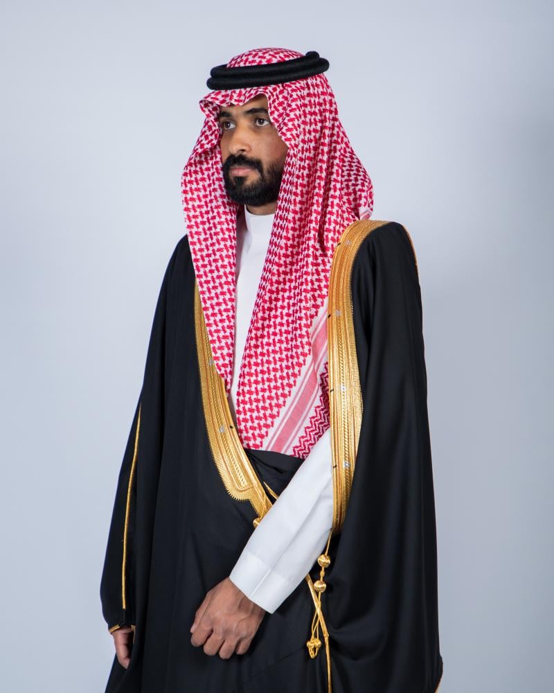 بشت ملكي ربيعي ونيشن اسود