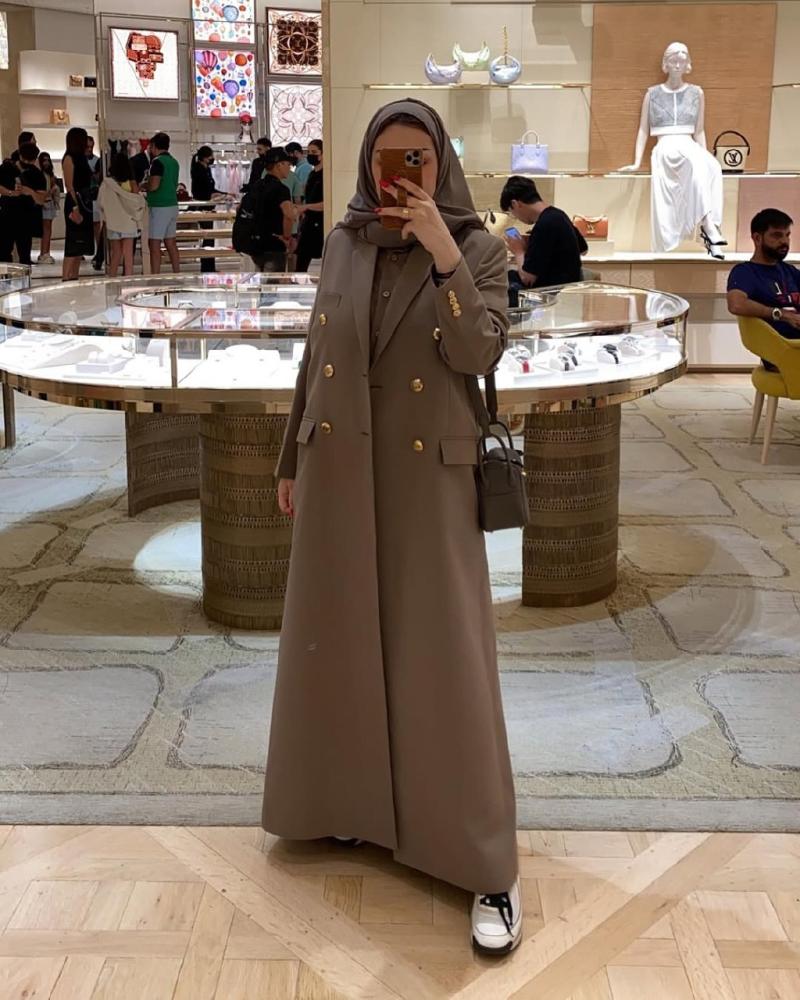 عبايات ملونه