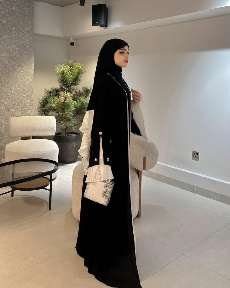 عبايات اسود